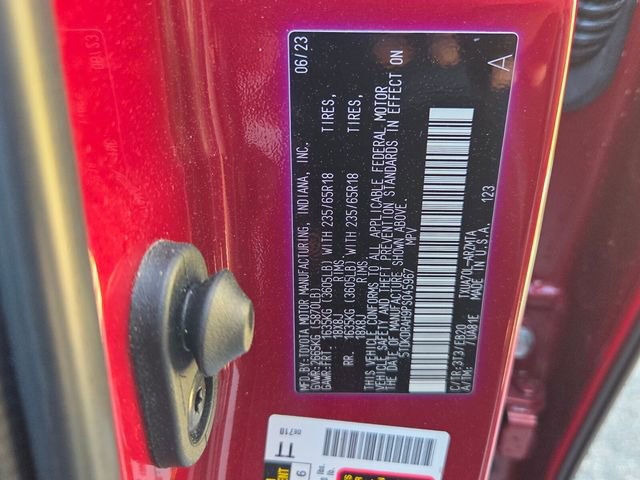 Used 2023 Toyota Highlander XLE image 6