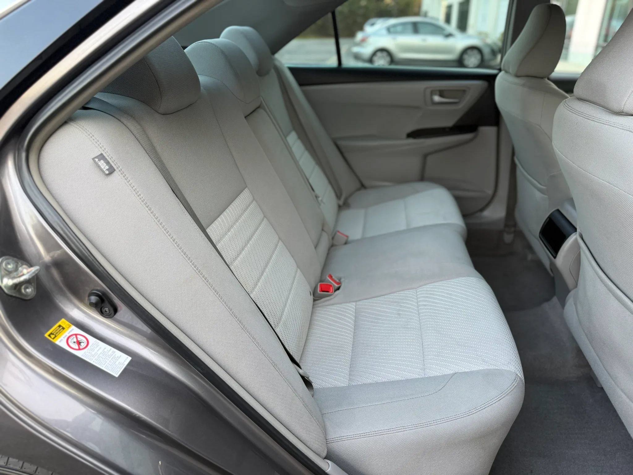 Used 2017 Toyota Camry LE FWD image 11