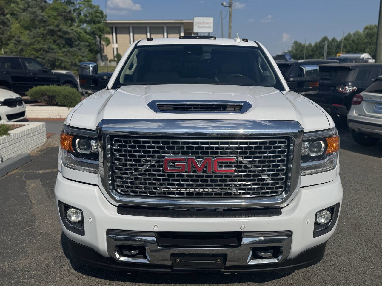 Used 2017 GMC Sierra 3500 Denali w/ Duramax Plus Package RWD image 2