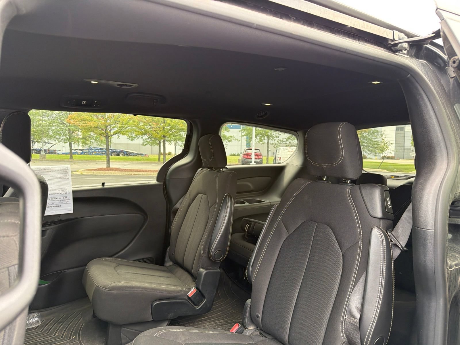 Used 2018 Chrysler Pacifica Touring Plus w/ S Appearance Package FWD image 11