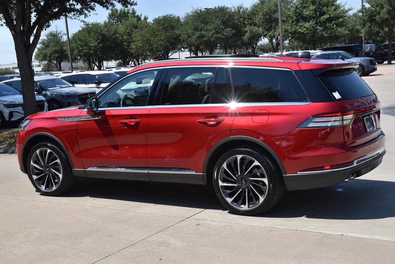Certified 2026 Lincoln Aviator Reserve AWD/4WD image 11