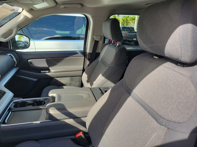 Used 2025 Ford Expedition Active image 9