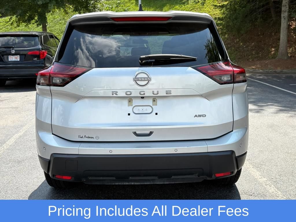 Used 2024 Nissan Rogue S AWD/4WD image 7