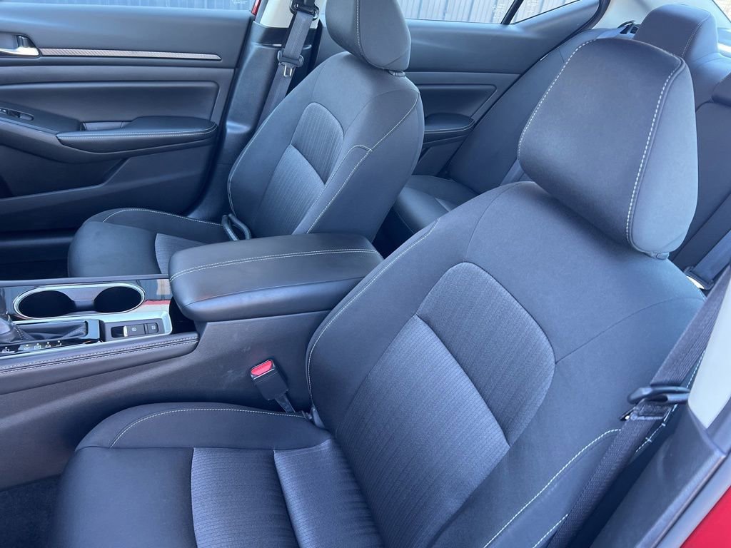 Certified 2024 Nissan Altima 2.5 SV w/ SV Premium Package FWD image 5