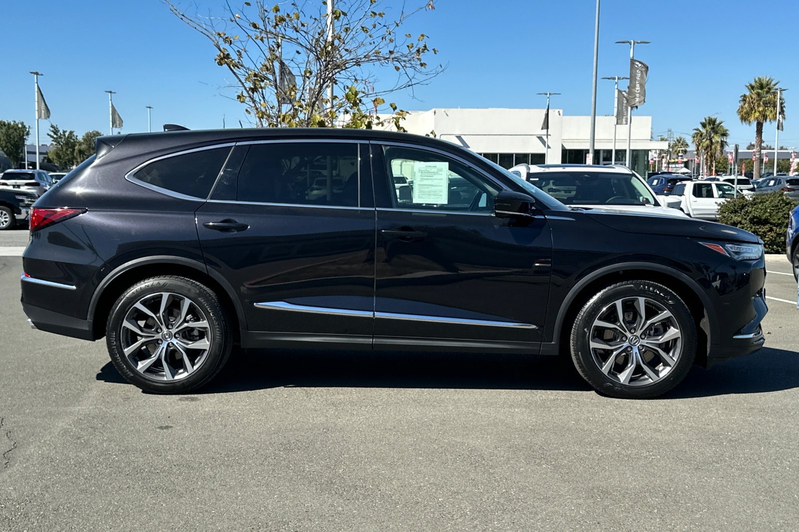 Used 2024 Acura MDX w/ Technology Package AWD/4WD image 3