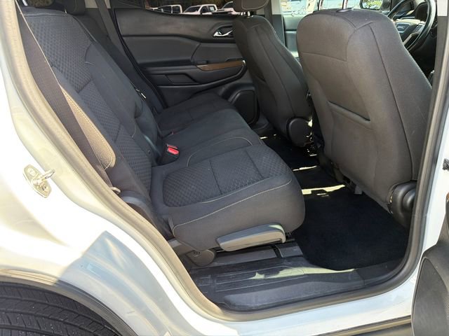 Used 2018 GMC Acadia SLE image 15