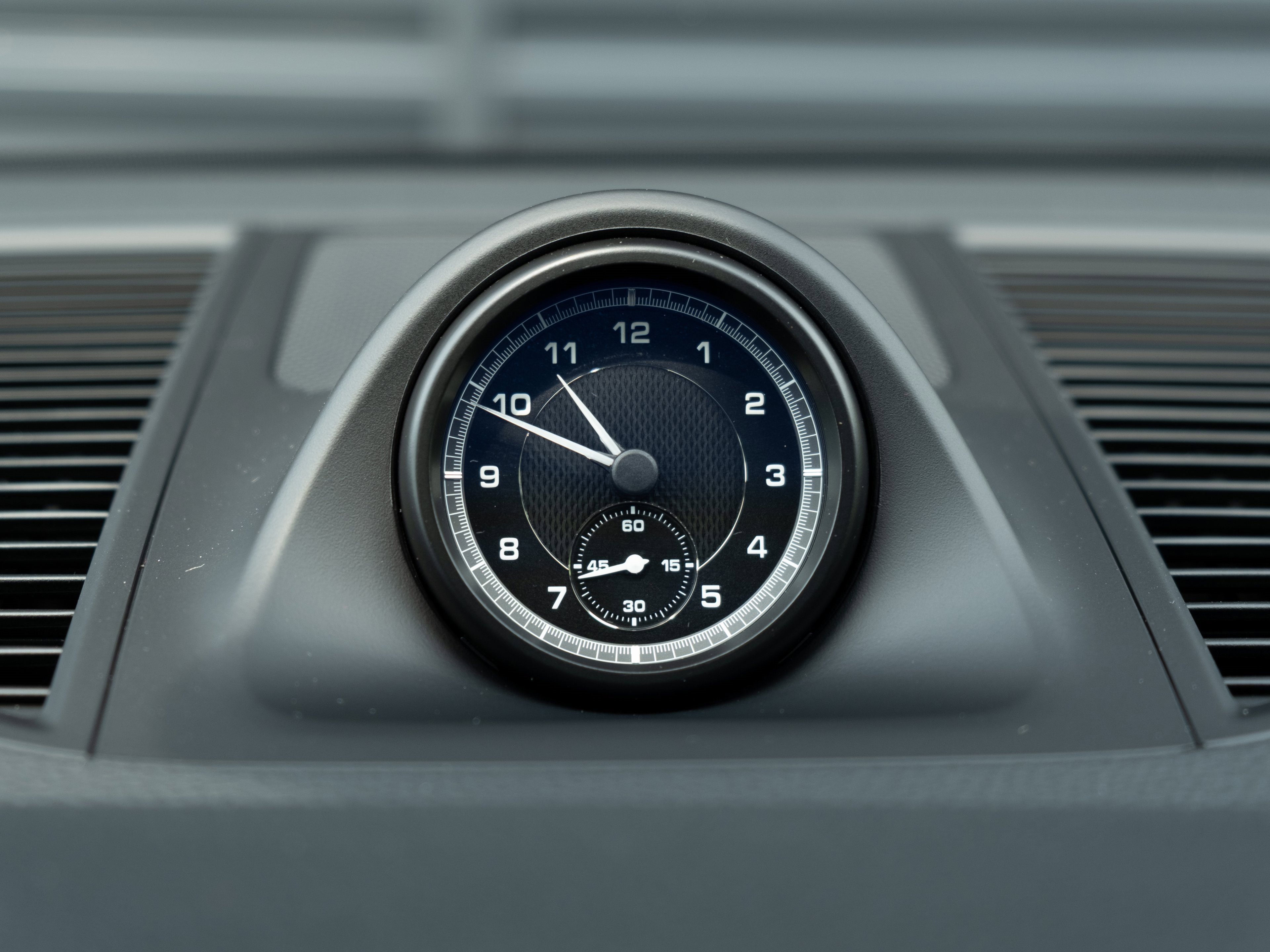 Certified 2025 Porsche Macan image 20