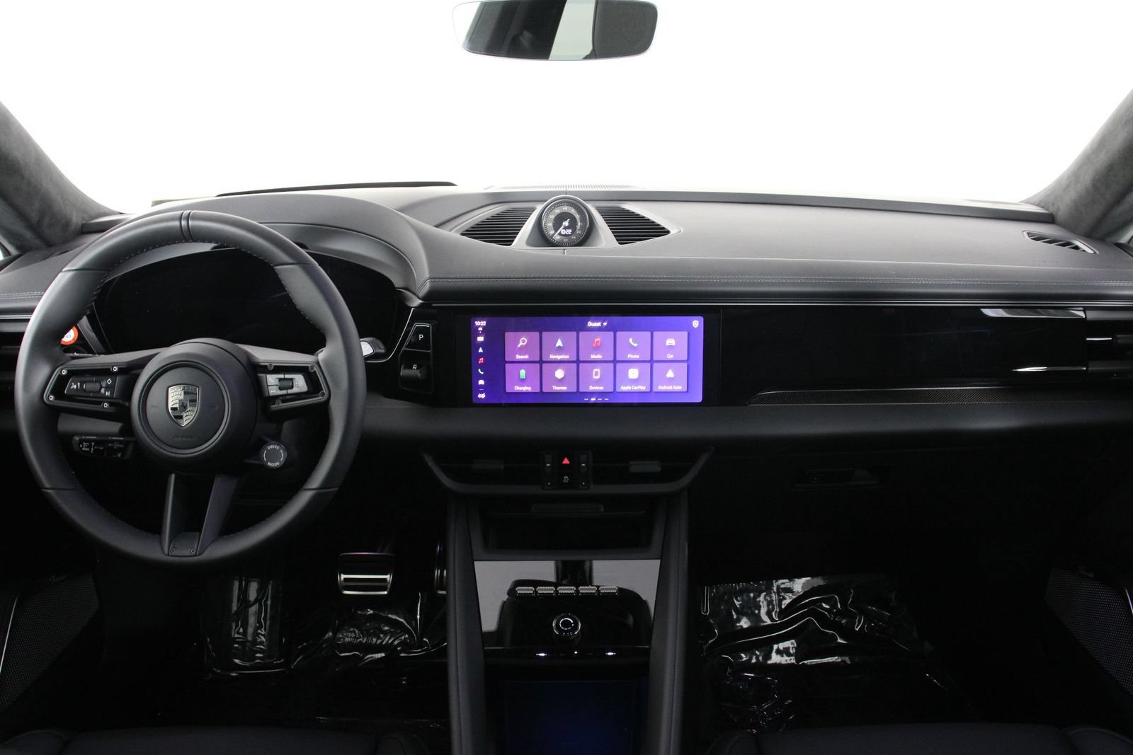 New 2025 Porsche Macan Turbo Electric AWD/4WD image 18