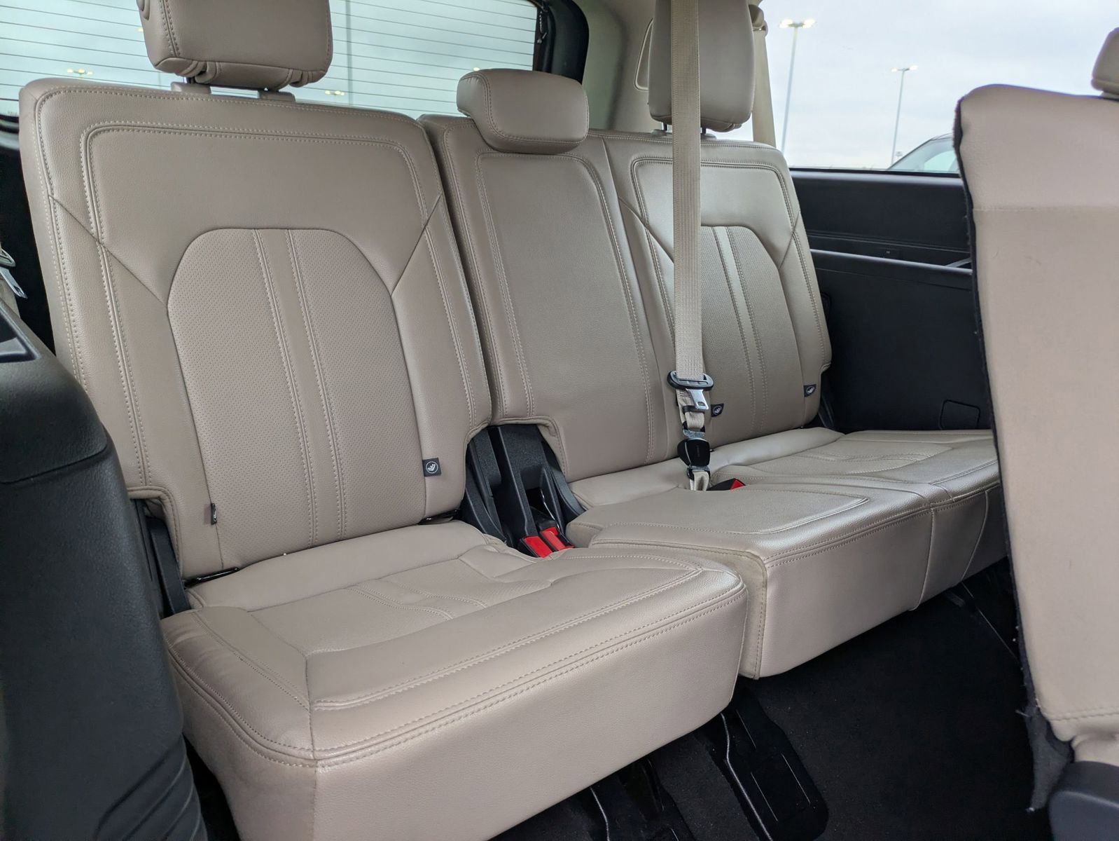 Used 2024 Ford Expedition Max Limited image 27