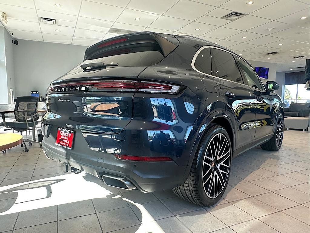 Used 2026 Porsche Cayenne AWD/4WD image 4
