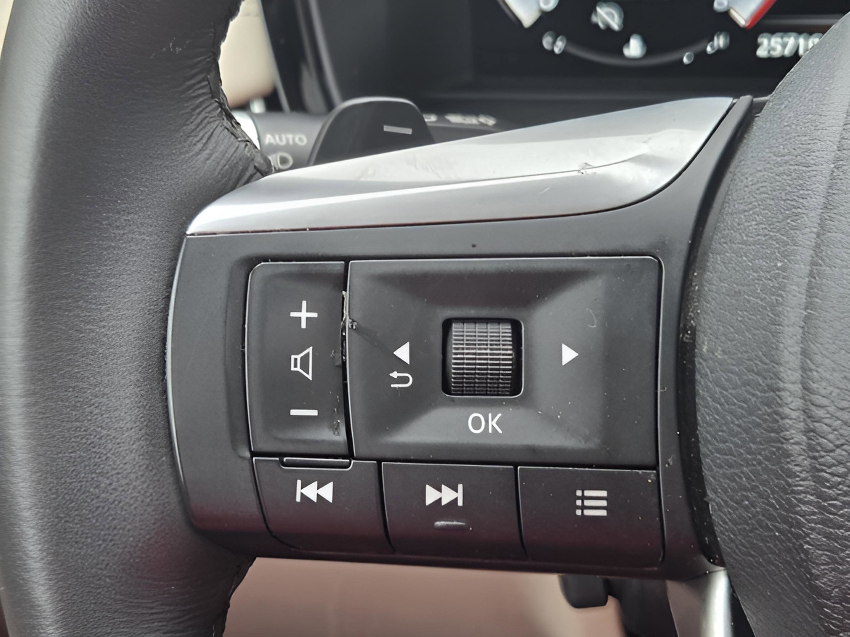 Used 2025 INFINITI QX60 Luxe w/ Vision Package image 27