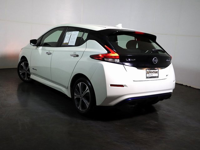Used 2019 Nissan Leaf SV image 2