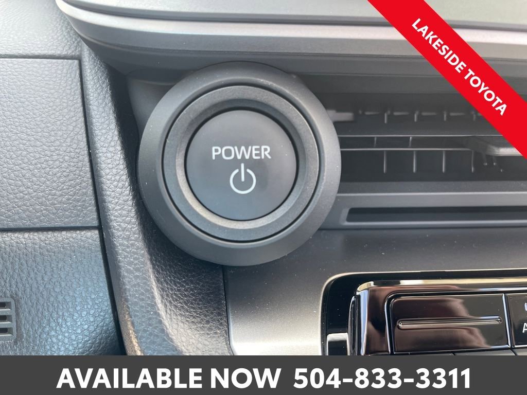 Certified 2025 Toyota Prius LE image 32