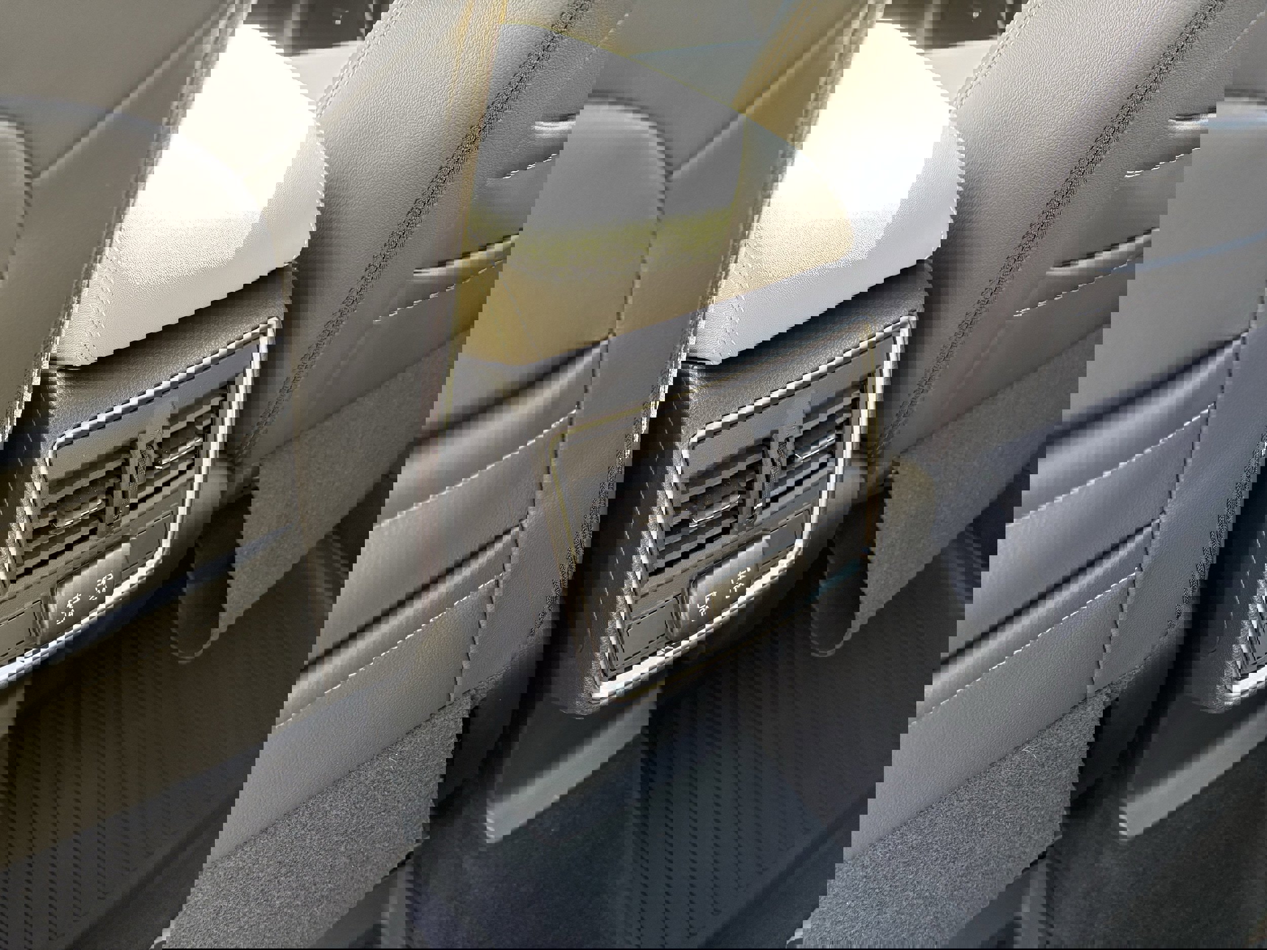 Certified 2024 Subaru Forester Limited w/ Convenience Package image 31