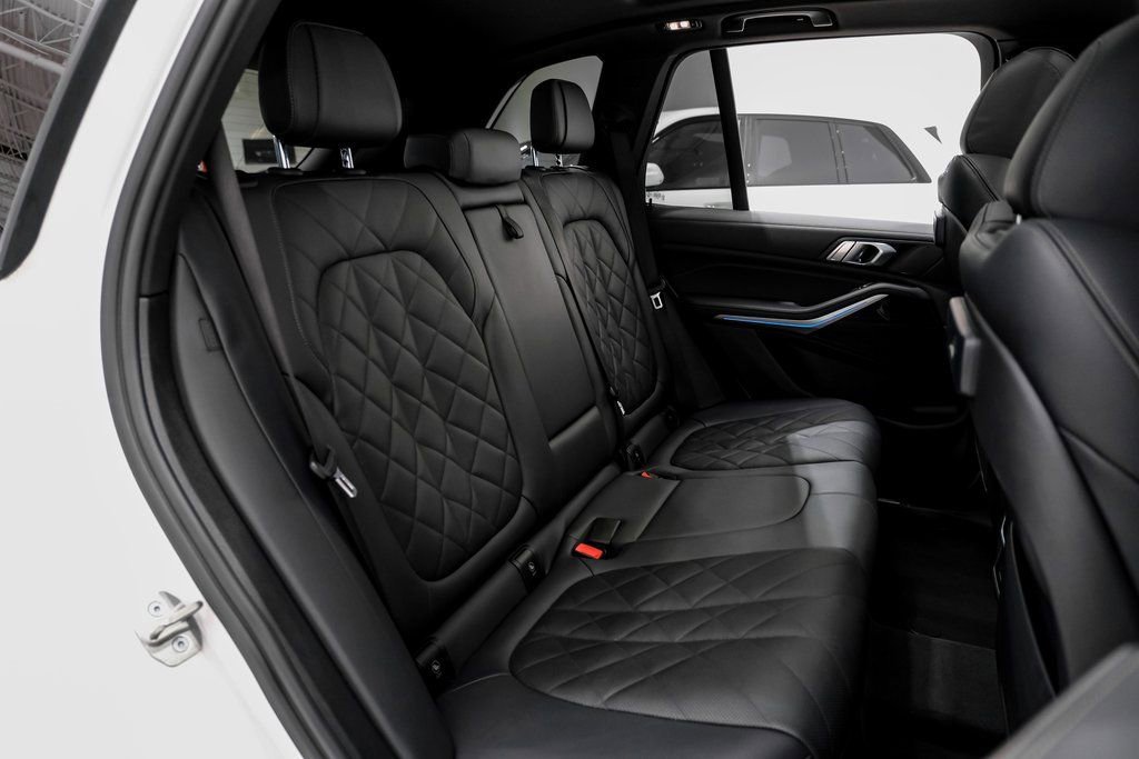 Used 2023 BMW X5 xDrive45e image 31