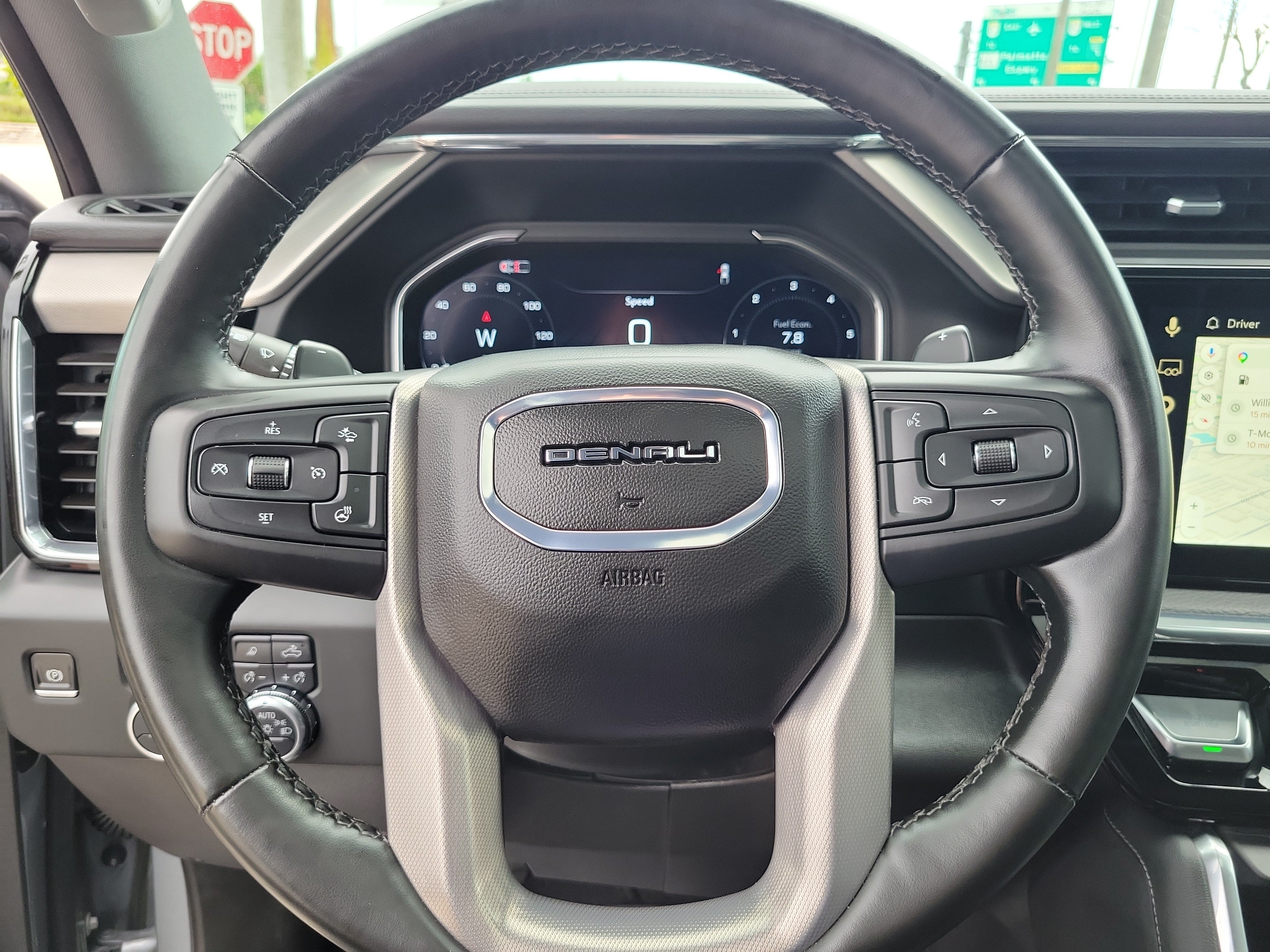 Used 2024 GMC Sierra 1500 Denali w/ Denali Reserve Package AWD/4WD image 18