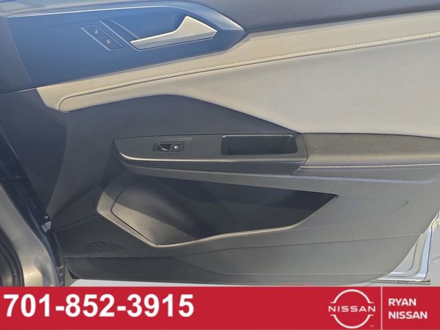 Used 2024 Volkswagen Taos SE image 37