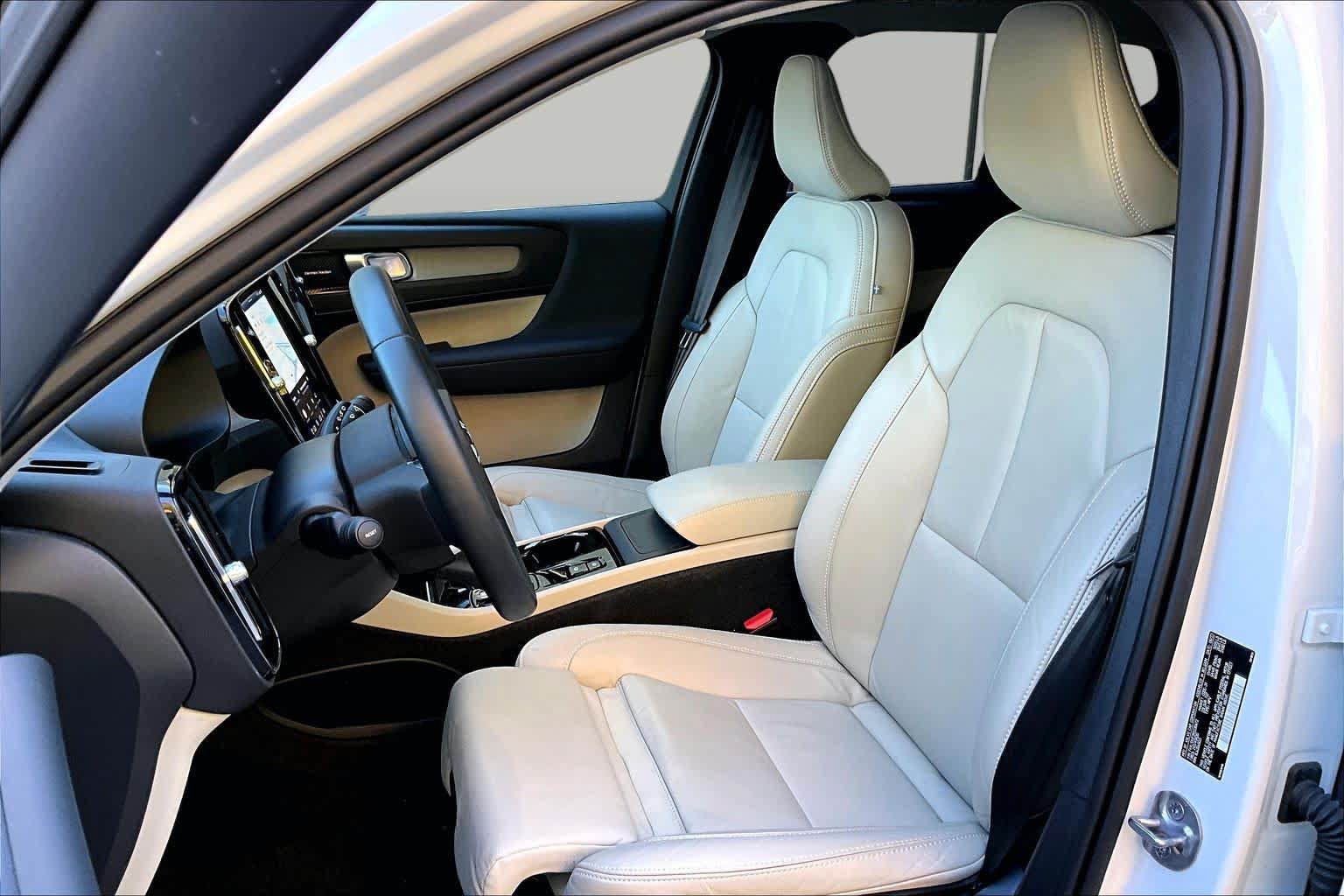 Certified 2024 Volvo XC40 B5 Plus w/ Protection Package Premier AWD/4WD image 9