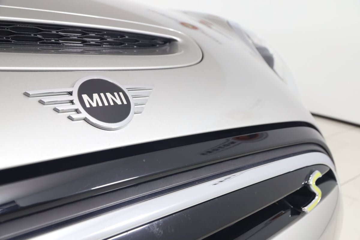 Used 2024 MINI Cooper SE FWD image 18