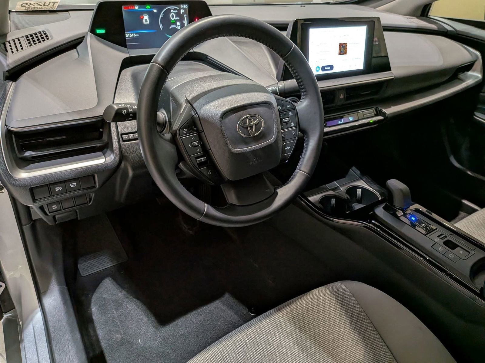 Used 2024 Toyota Prius LE image 10