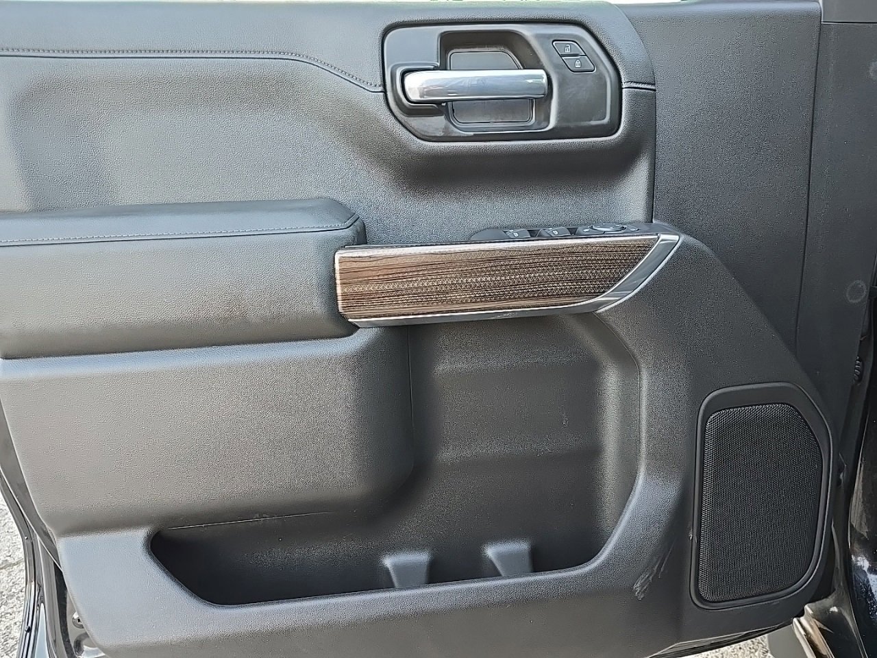 Used 2020 Chevrolet Silverado 1500 LT w/ All-Star Edition image 11