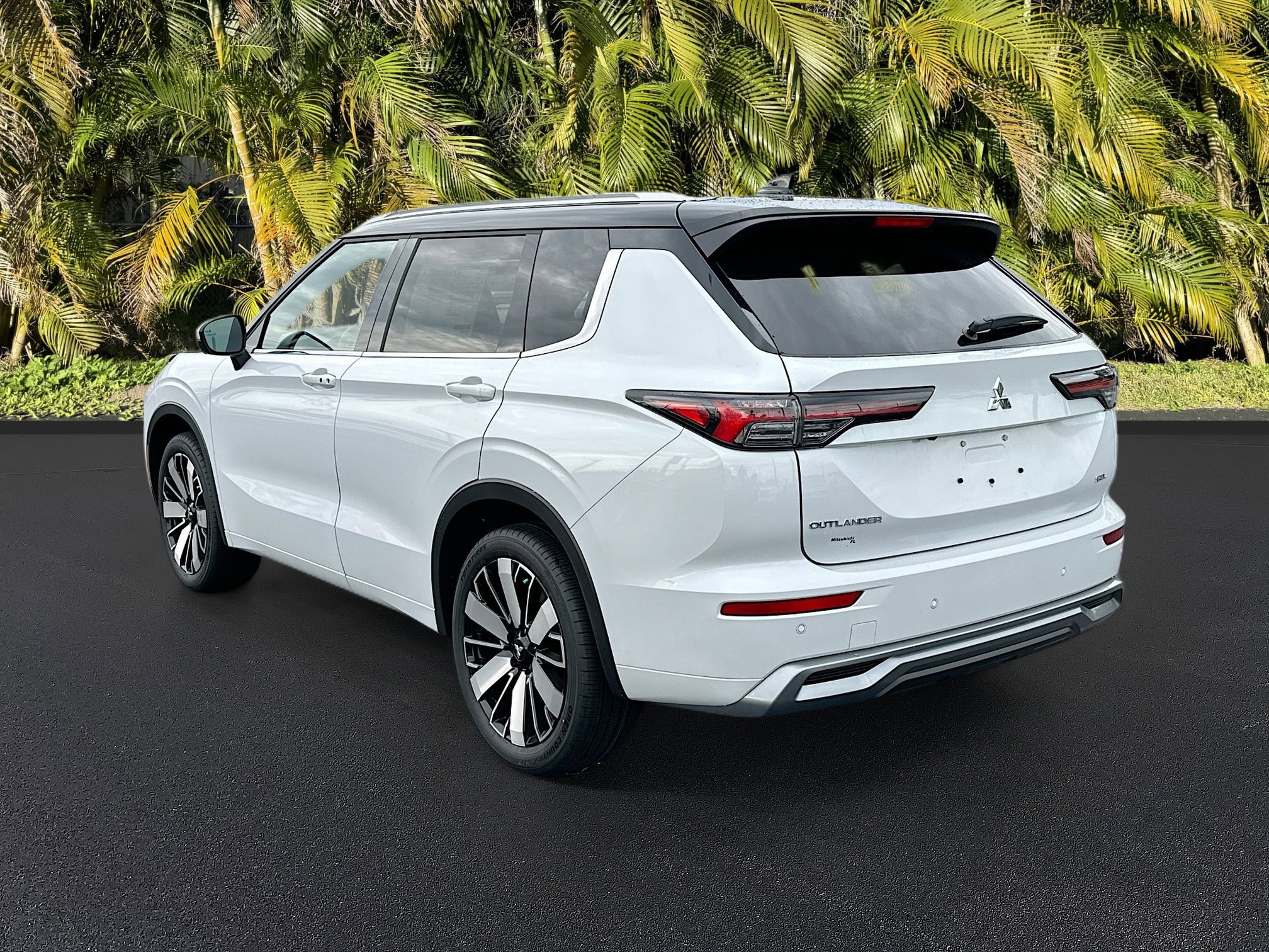 New 2025 Mitsubishi Outlander SEL image 3