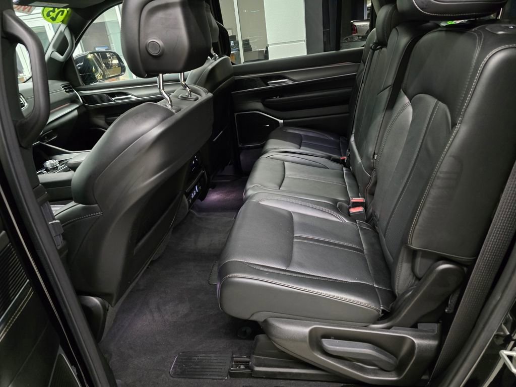 Used 2023 Jeep Wagoneer Series II image 32