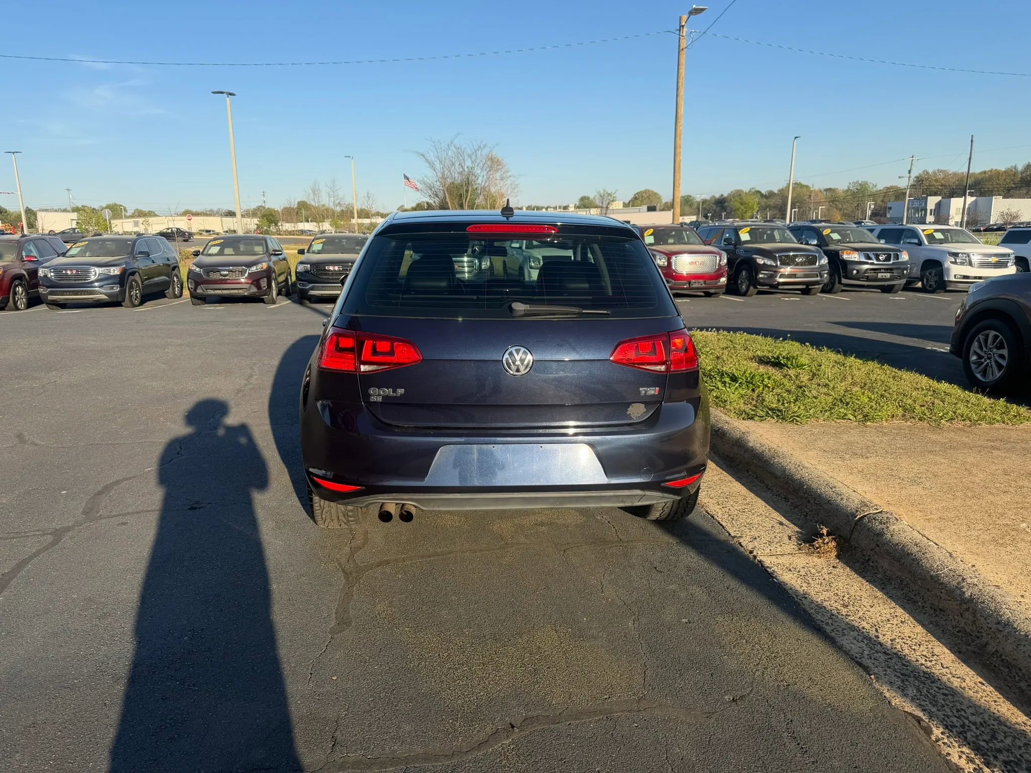 Used 2017 Volkswagen Golf SE FWD image 6