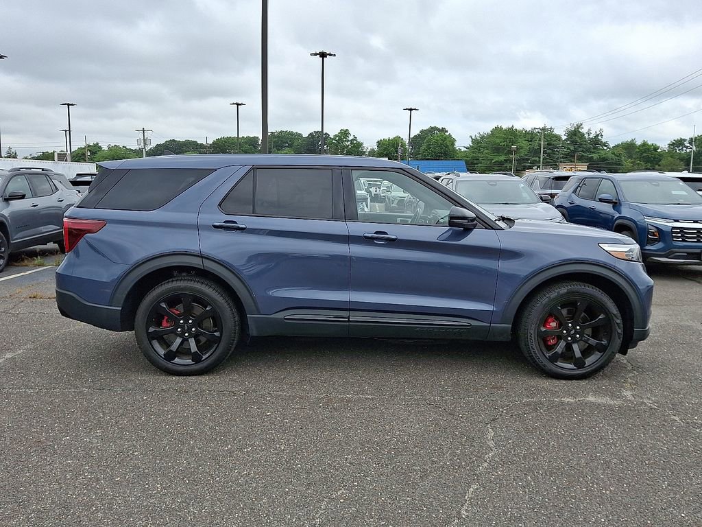 Used 2021 Ford Explorer ST w/ ST Street Pack image 13