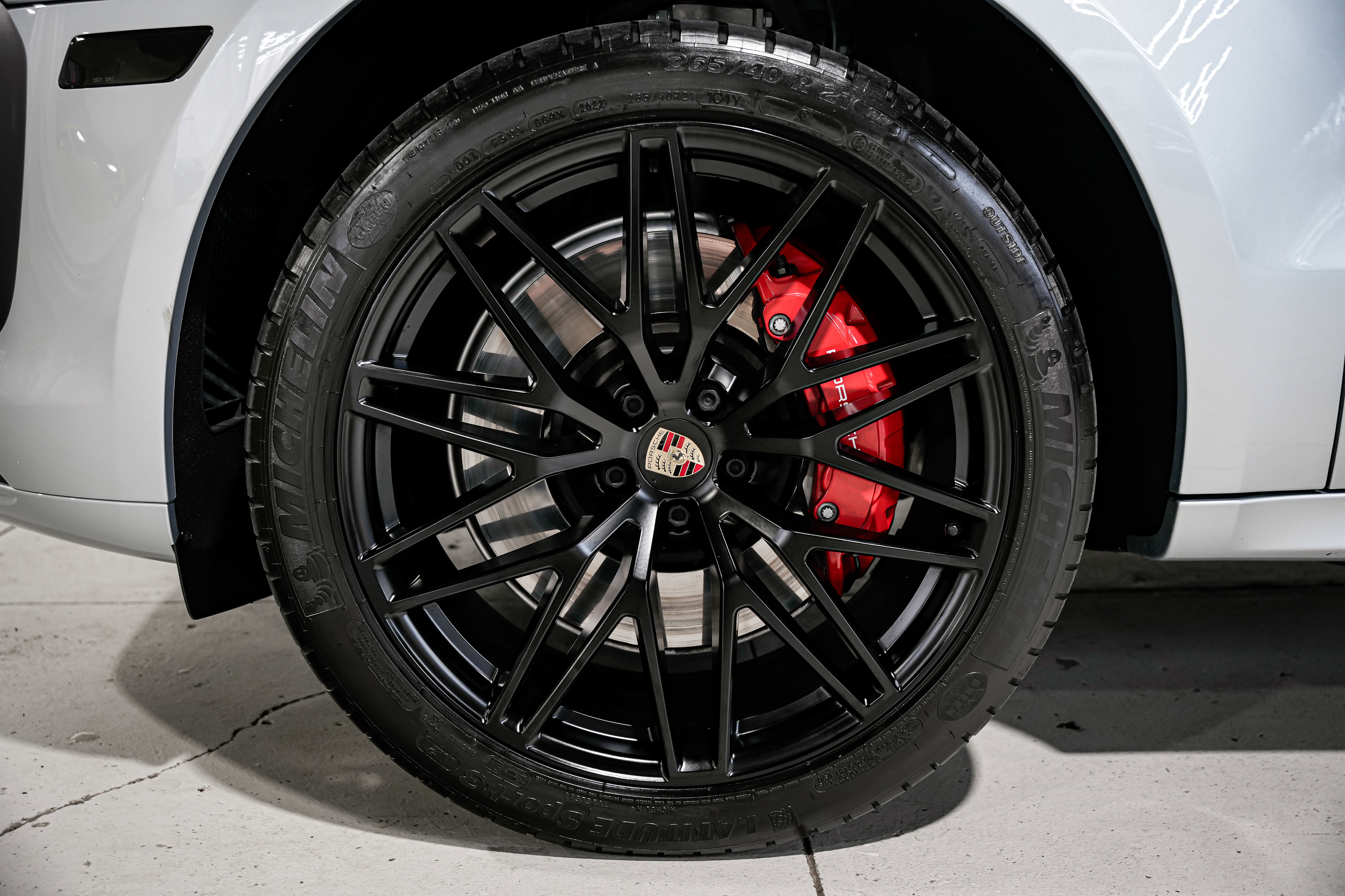 Used 2022 Porsche Macan GTS w/ Sport Chrono Package image 53