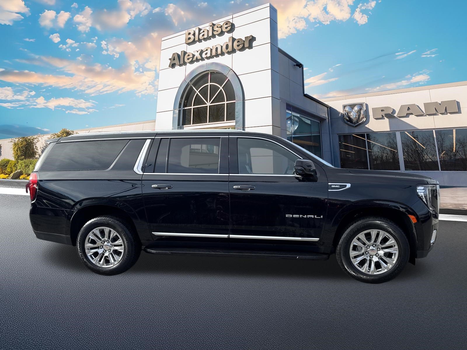 Used 2024 GMC Yukon XL Denali AWD/4WD video 2