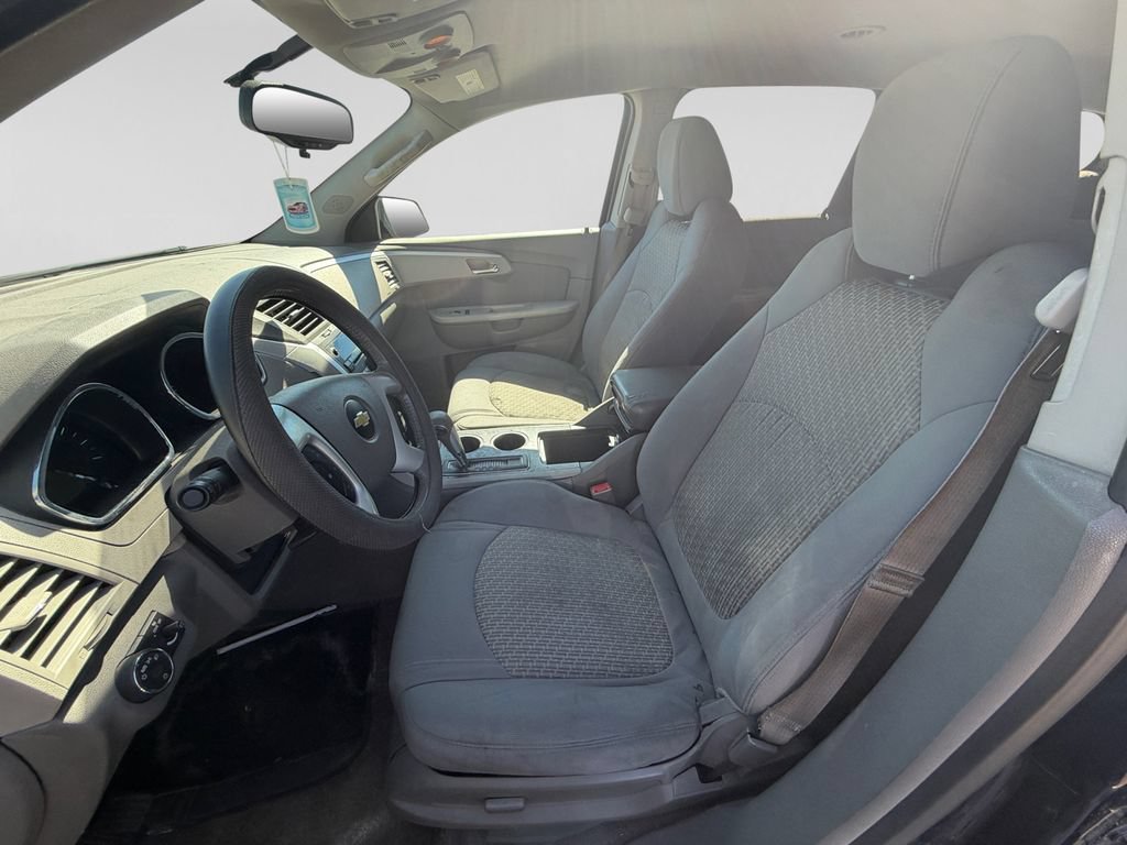 Used 2011 Chevrolet Traverse LS FWD image 18