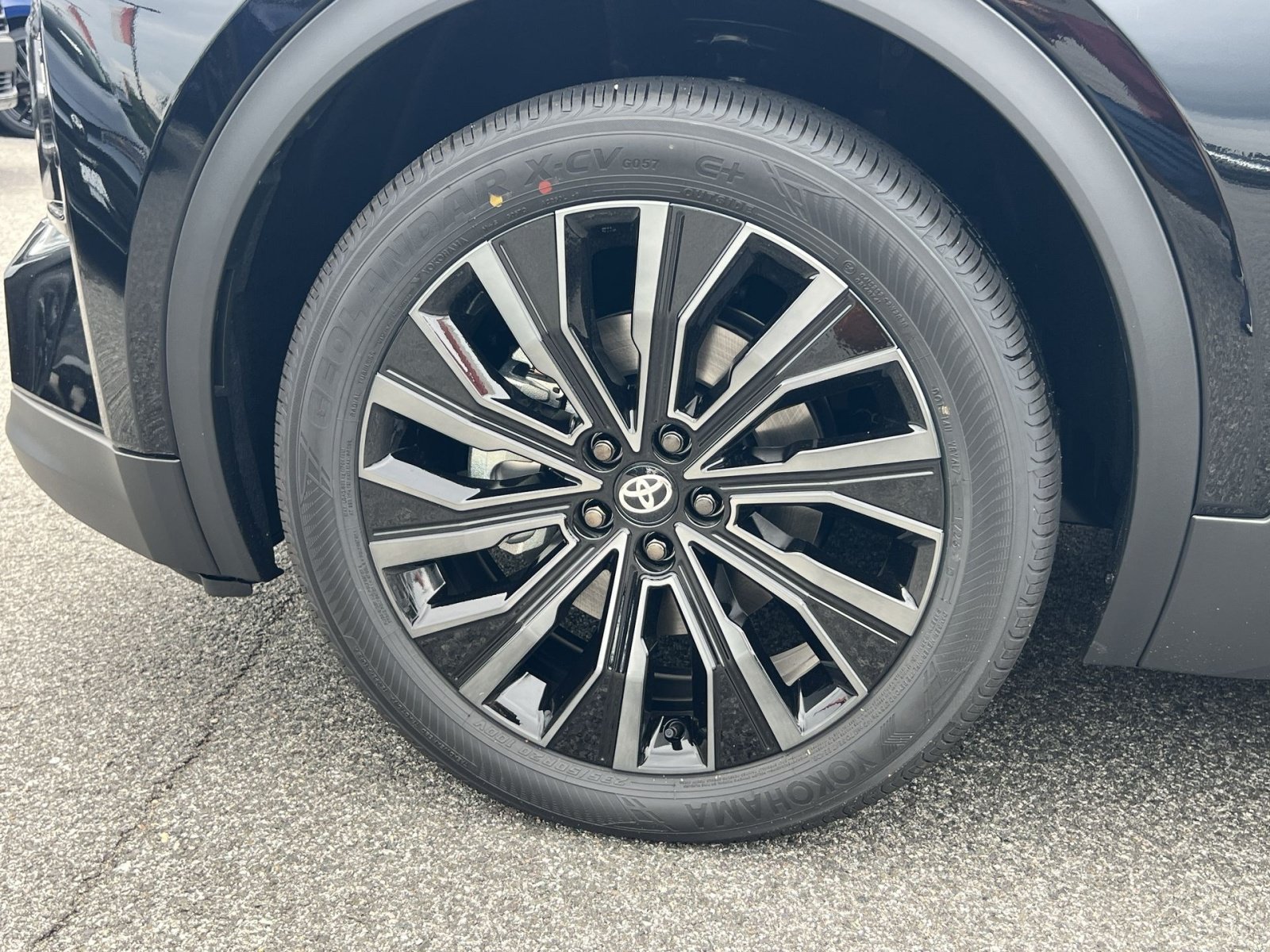 New 2026 Toyota C-HR AWD/4WD image 5