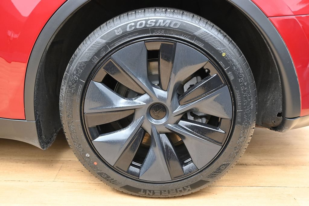 Used 2024 Tesla Model Y Long Range RWD image 11