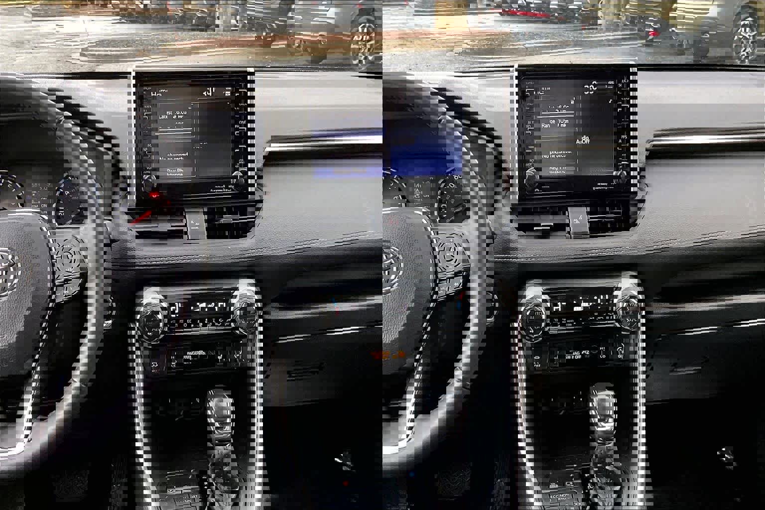 Used 2020 Toyota RAV4 XLE w/ Convenience Package image 6