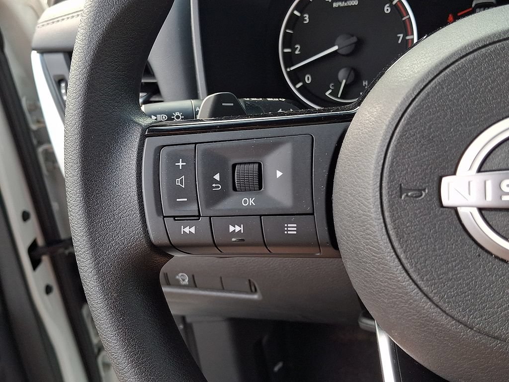 Used 2023 Nissan Rogue SV AWD/4WD image 20