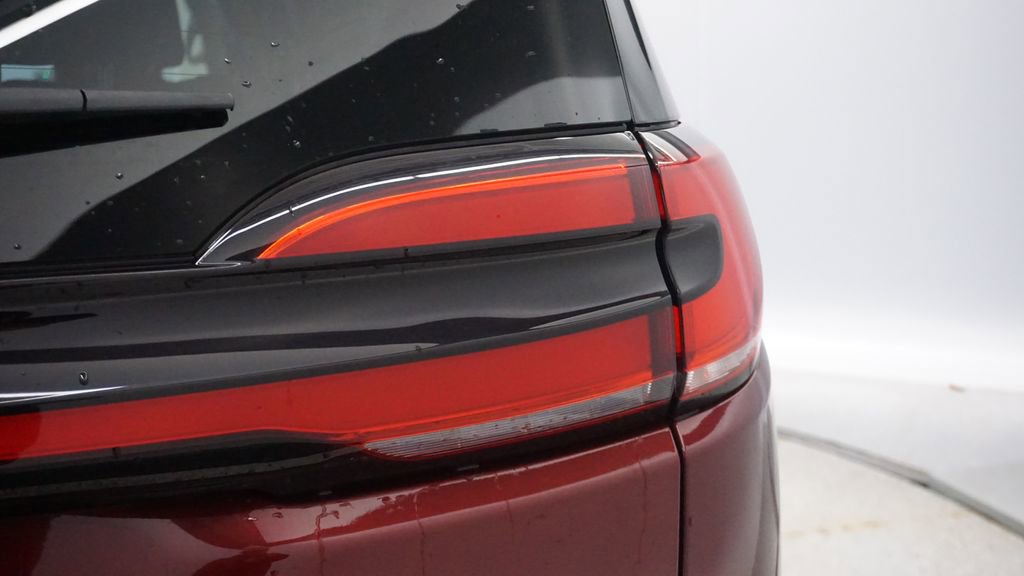 Used 2023 Chrysler Pacifica Limited image 14