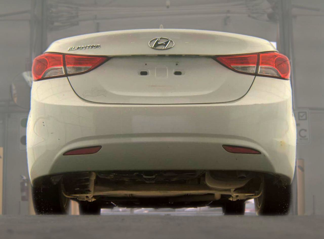 Used 2013 Hyundai Elantra GLS FWD image 5
