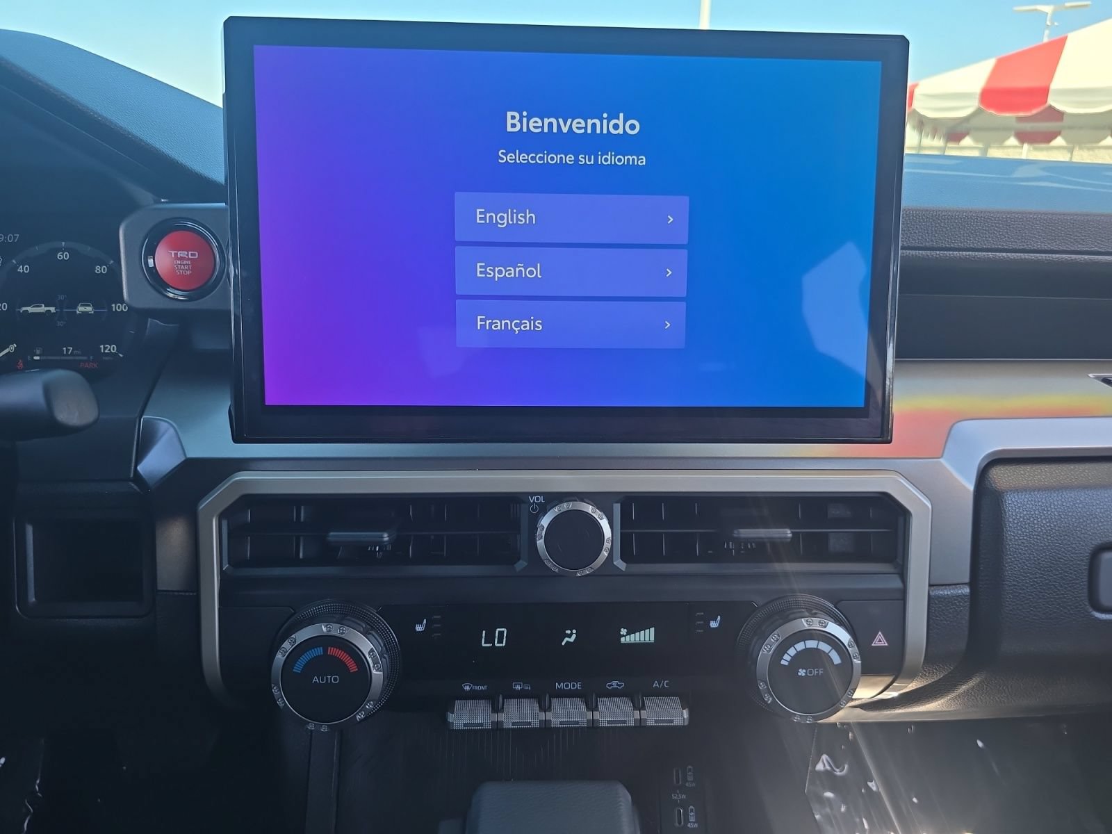 Certified 2025 Toyota Tacoma TRD Off-Road AWD/4WD image 16
