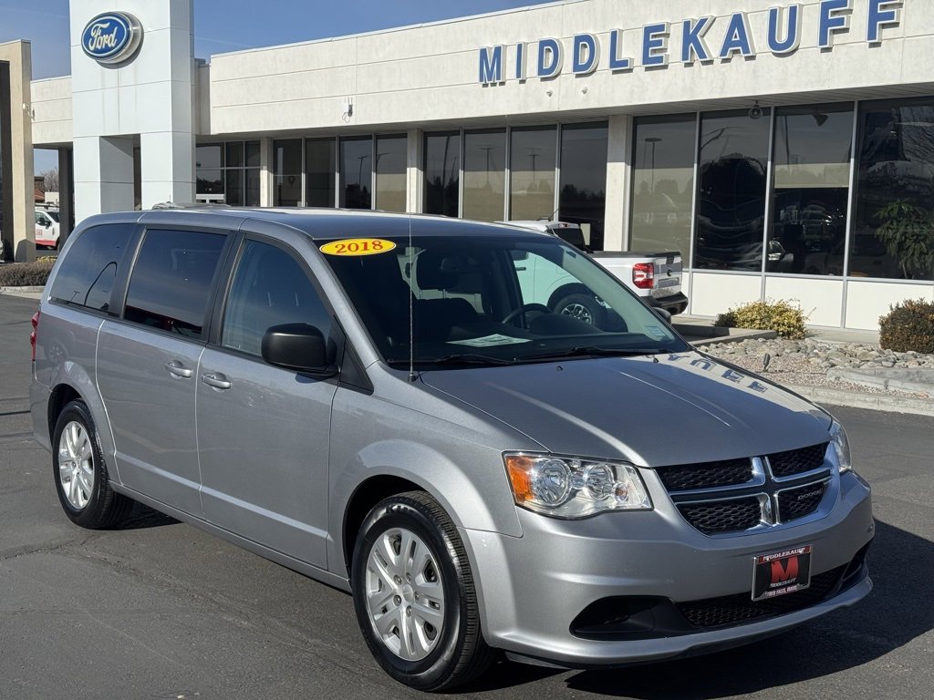 Used 2018 Dodge Grand Caravan SE w/ UConnect Hands-Free Group