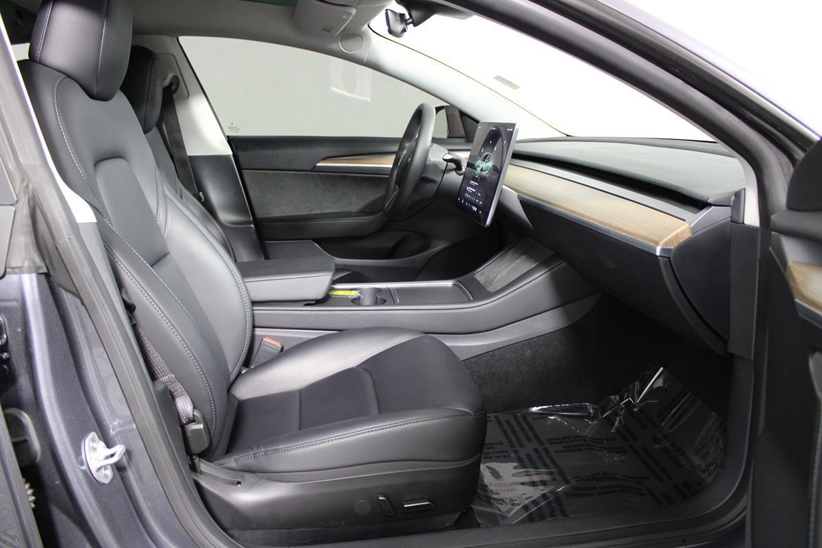 Used 2023 Tesla Model 3 Standard Range image 11