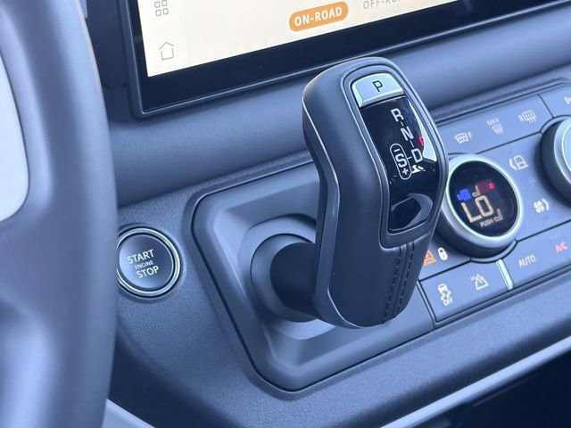 Used 2025 Land Rover Defender 110 X-Dynamic SE image 16