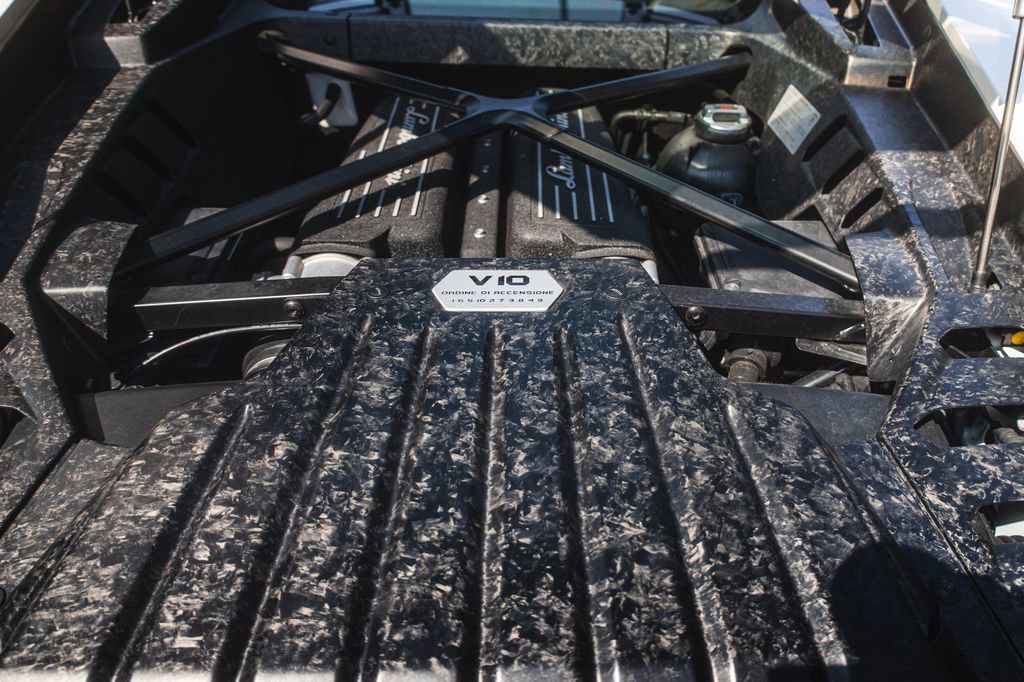 Used 2015 Lamborghini Huracan LP 610-4 image 12