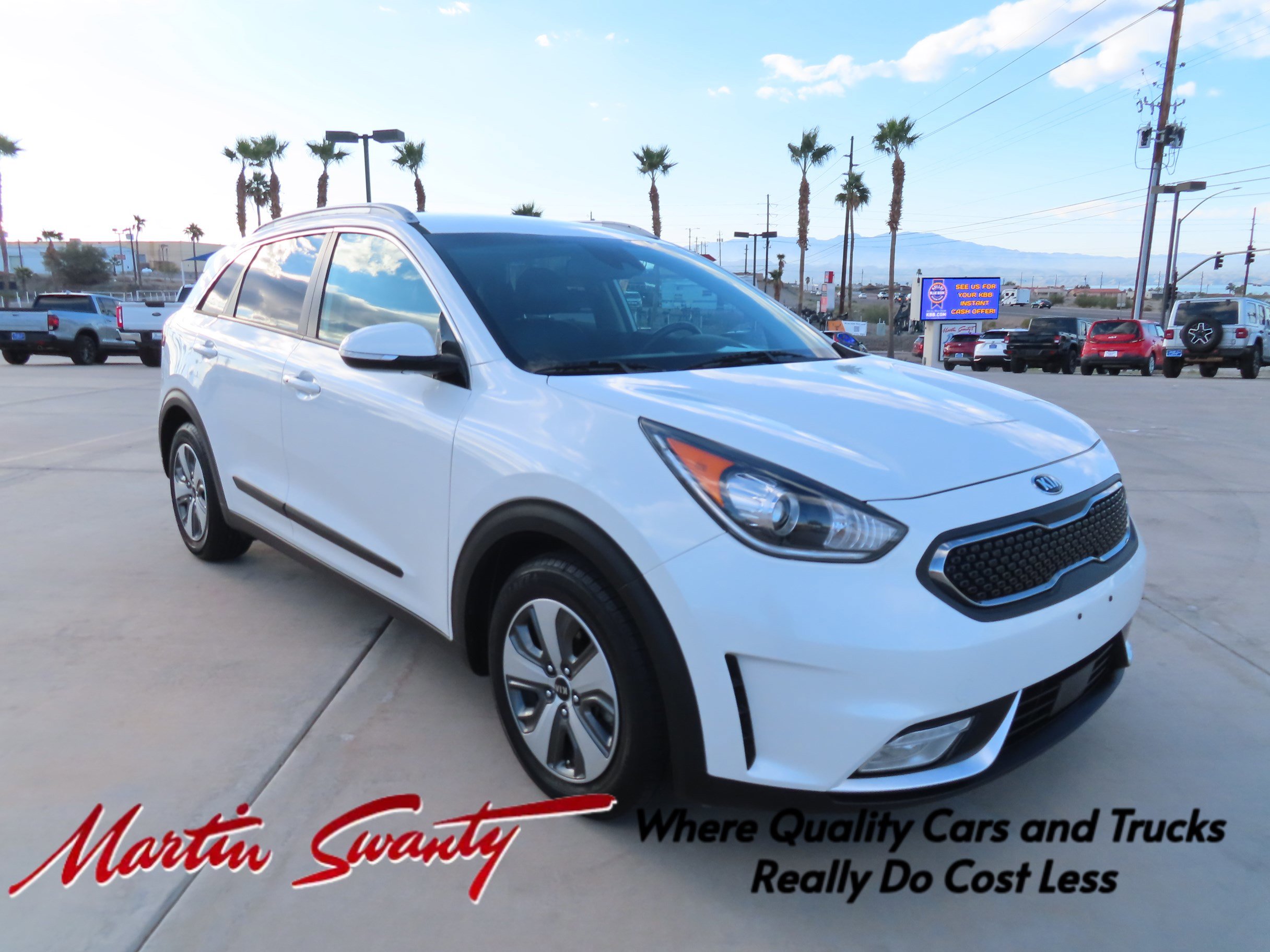 Used 2019 Kia Niro EX image 1