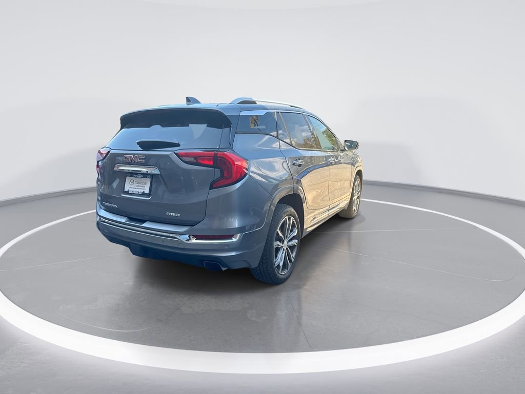 Used 2018 GMC Terrain Denali w/ Advanced Safety Package image 8