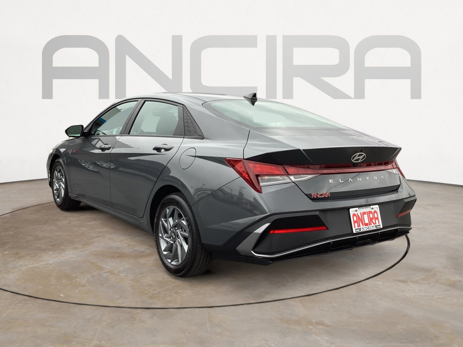 Used 2024 Hyundai Elantra SEL image 12