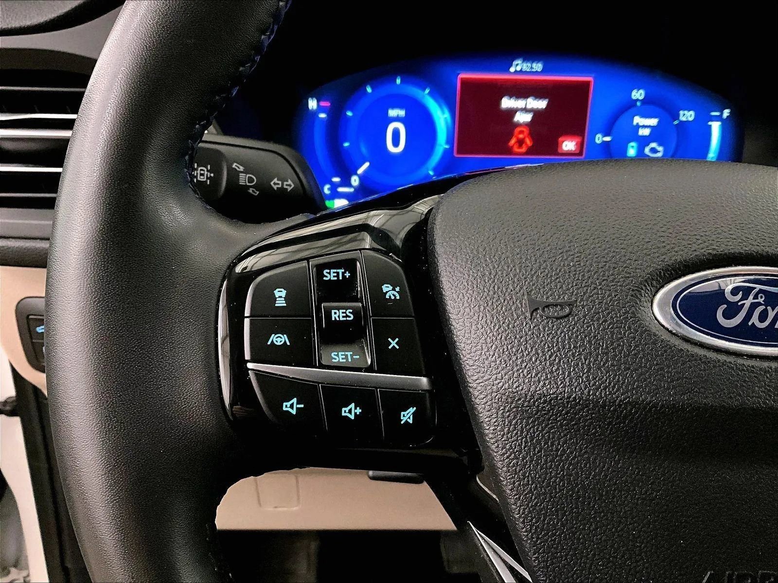 Used 2021 Ford Escape SEL w/ Technology Package AWD/4WD image 17