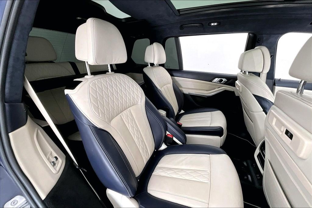 Used 2022 BMW X7 xDrive40i w/ M Sport Package image 33