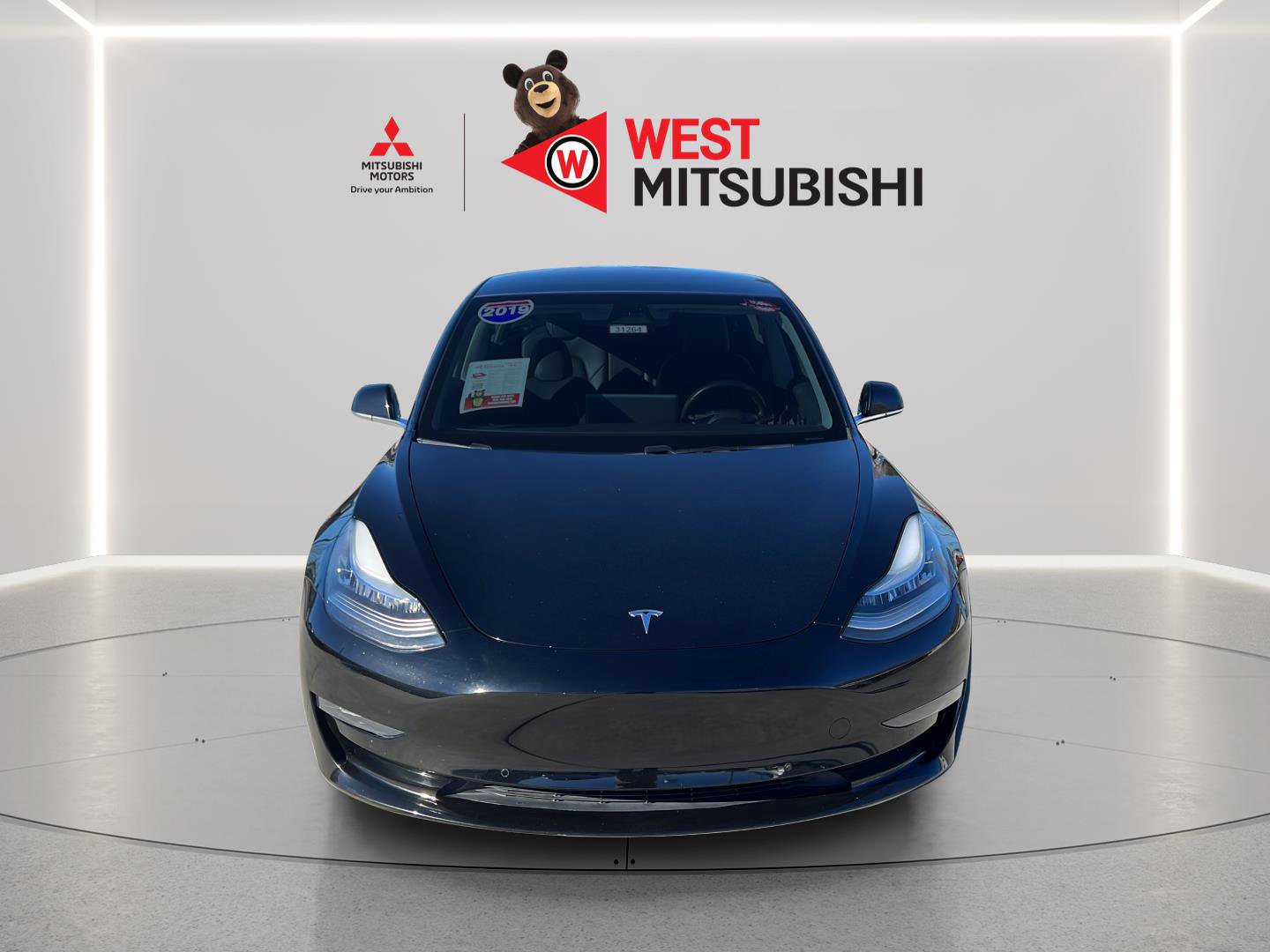 Used 2019 Tesla Model 3 Standard Range Plus image 2