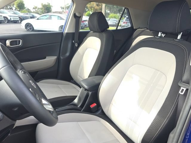 Used 2021 Hyundai Venue SEL FWD image 5